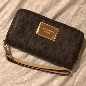 Michael Kors Wristlet